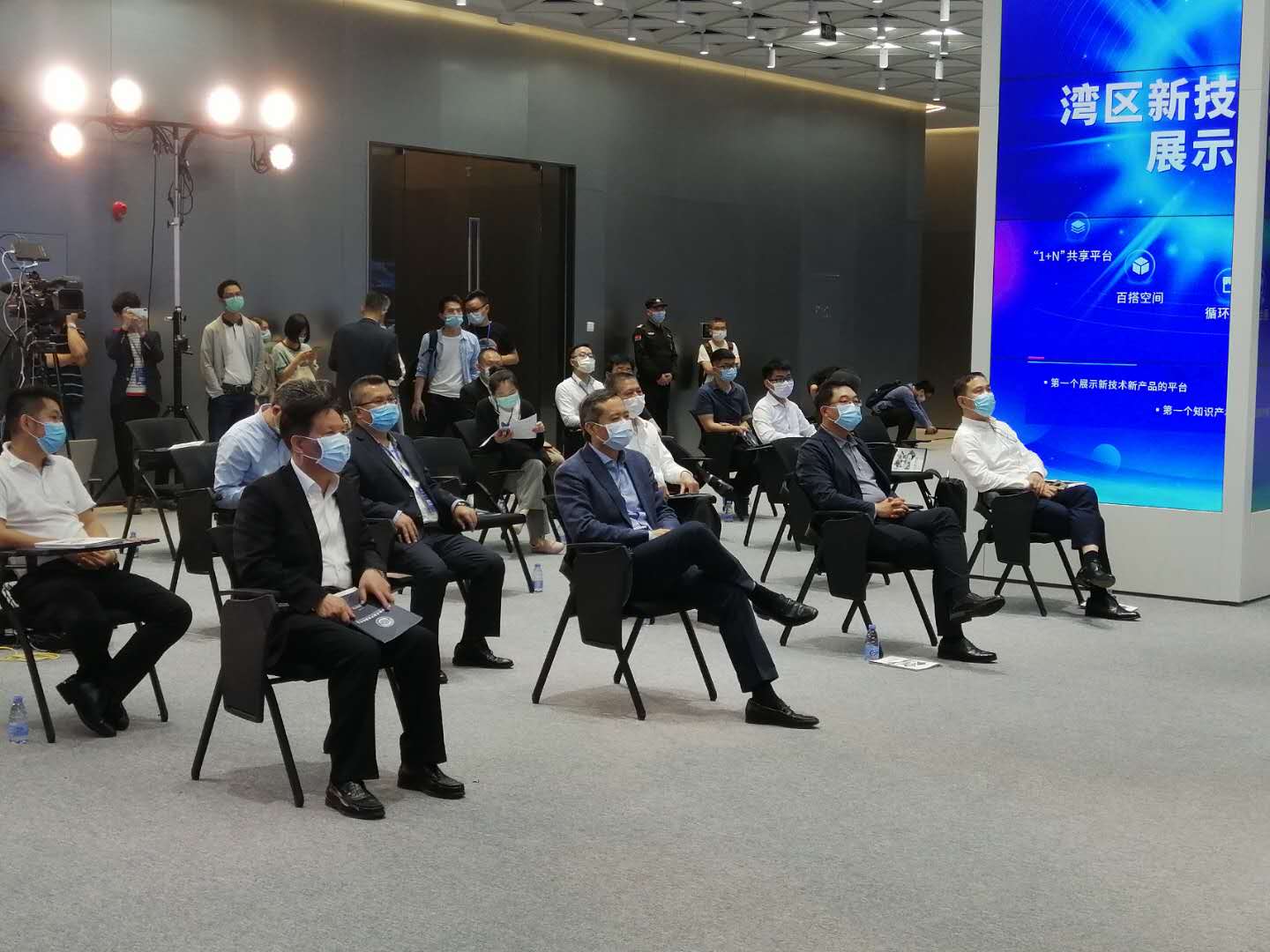 壓縮空氣組合式干燥機(jī)，壓縮空氣干燥機(jī)，冷凍式干燥機(jī)，吸干機(jī)，精密過(guò)濾器，吸附式干燥機(jī)