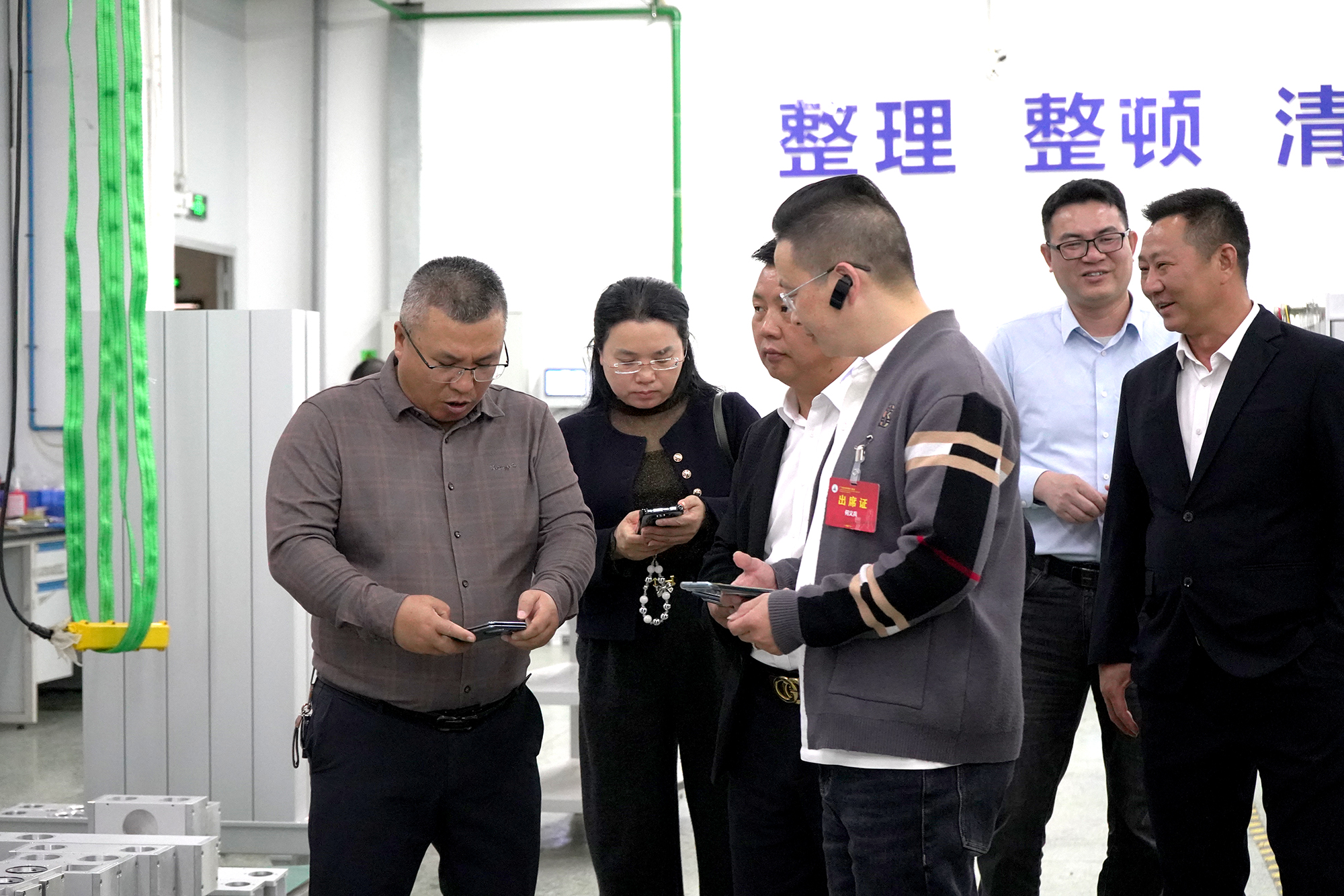 貴州銅仁商會考察團到訪貝騰科技，共商合作發(fā)展新機遇。